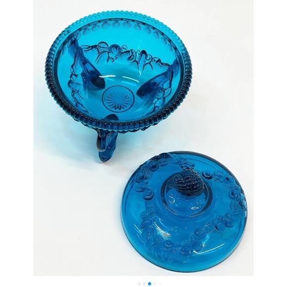 WESTMORELAND ARGONAUT SHELL & DOLPHIN TEAL BlueFOOTED GLASS CANDY DISH W/ Lid - Picture 13 of 15